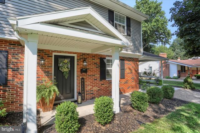 712 S BROAD ST, Mechanicsburg, PA 17055