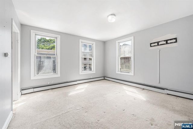 8 Manhattan Avenue, Jersey City, NJ 07307