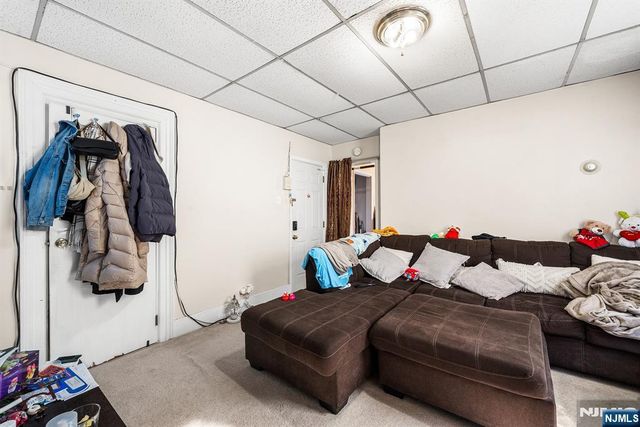8 Manhattan Avenue, Jersey City, NJ 07307