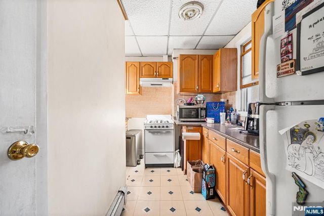 8 Manhattan Avenue, Jersey City, NJ 07307