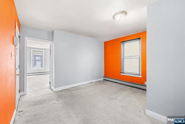 8 Manhattan Avenue, Jersey City, NJ 07307