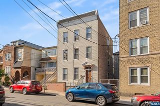 8 Manhattan Avenue, Jersey City, NJ 07307