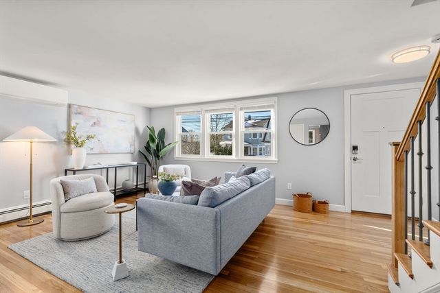 266 Hunnewell Street 266, Needham, MA 02494