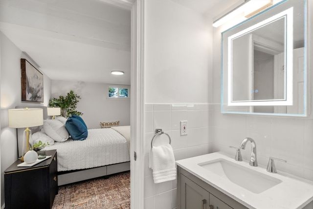 266 Hunnewell Street 266, Needham, MA 02494