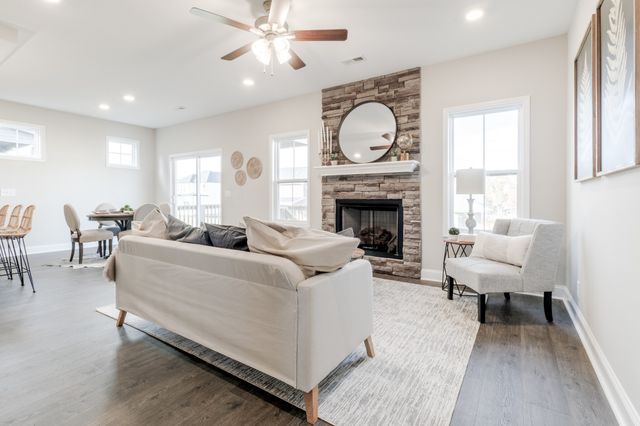 2665 Brewster Dr, Clarksville, TN 37042