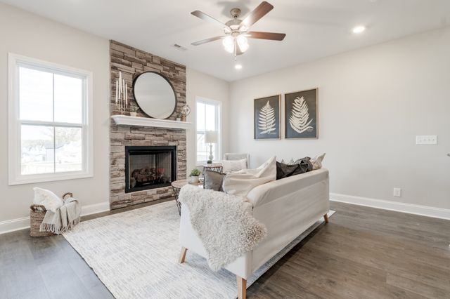 2665 Brewster Dr, Clarksville, TN 37042