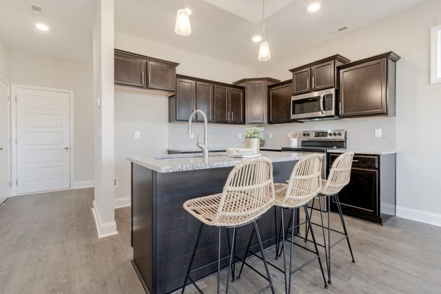 2665 Brewster Dr, Clarksville, TN 37042