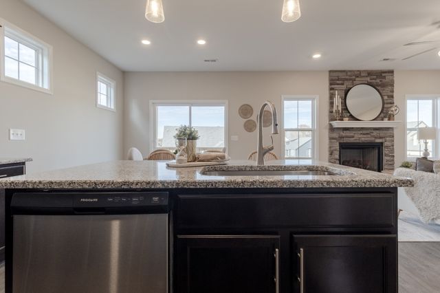 2665 Brewster Dr, Clarksville, TN 37042