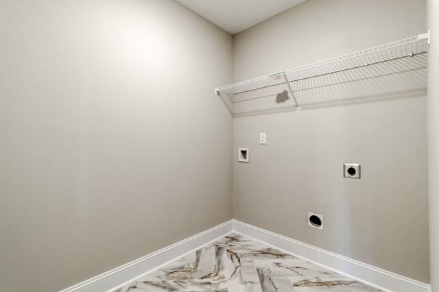 2665 Brewster Dr, Clarksville, TN 37042