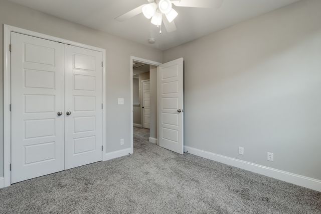 2665 Brewster Dr, Clarksville, TN 37042