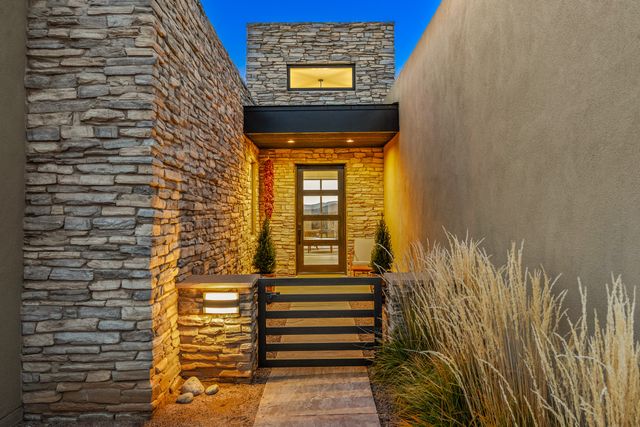 7 Abierto Way, Santa Fe, NM 87506