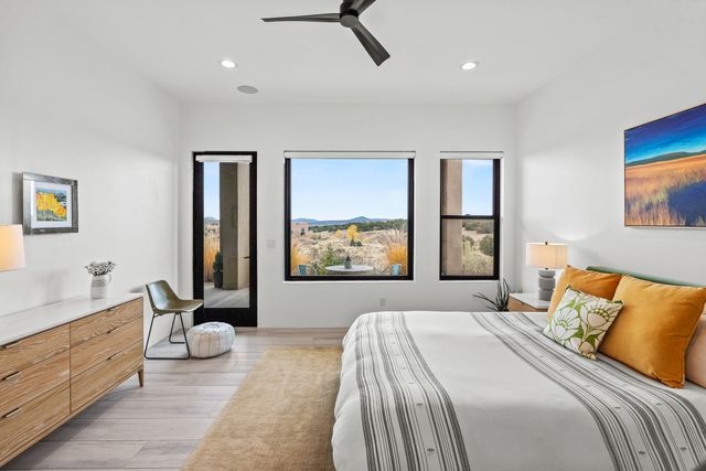 7 Abierto Way, Santa Fe, NM 87506