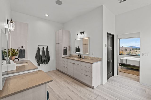 7 Abierto Way, Santa Fe, NM 87506