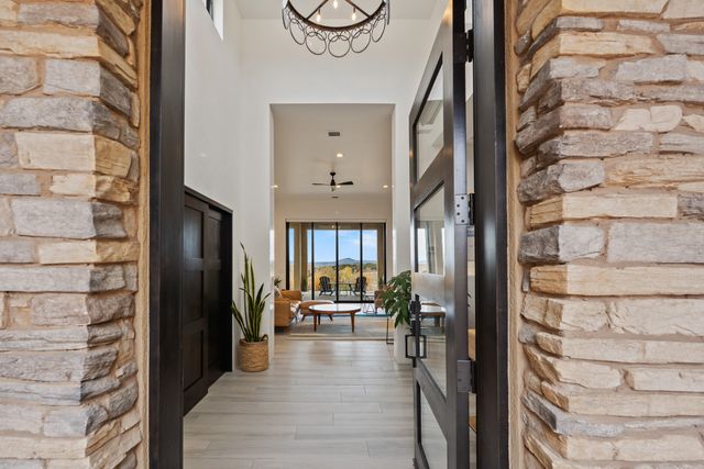 7 Abierto Way, Santa Fe, NM 87506