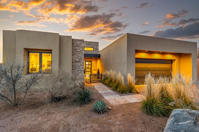 7 Abierto Way, Santa Fe, NM 87506