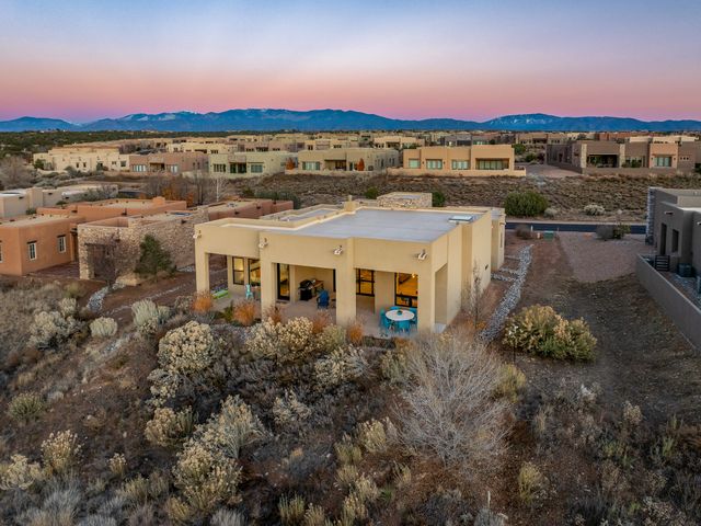 7 Abierto Way, Santa Fe, NM 87506