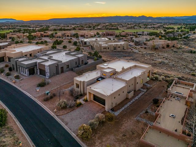 7 Abierto Way, Santa Fe, NM 87506