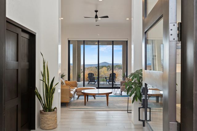 7 Abierto Way, Santa Fe, NM 87506