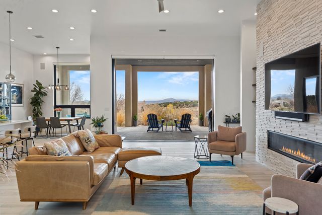 7 Abierto Way, Santa Fe, NM 87506