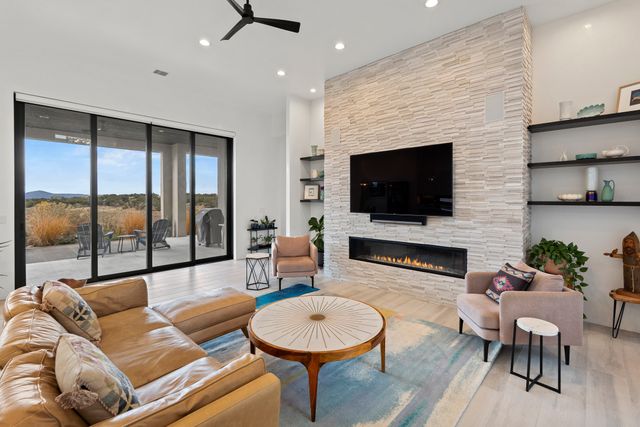 7 Abierto Way, Santa Fe, NM 87506