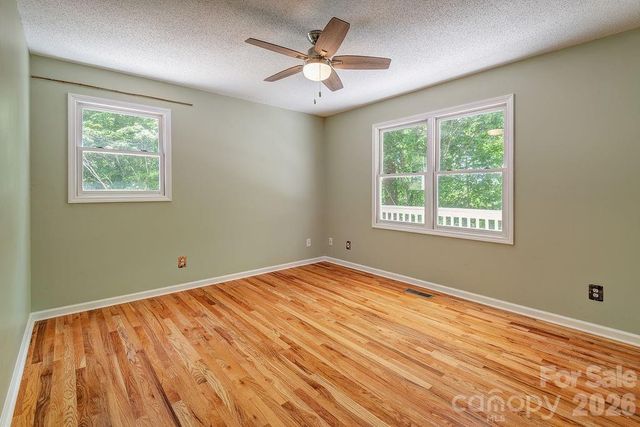 146 Churchill Downs Drive, Fairview, NC 28730