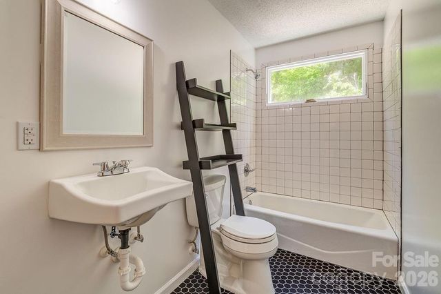 146 Churchill Downs Drive, Fairview, NC 28730