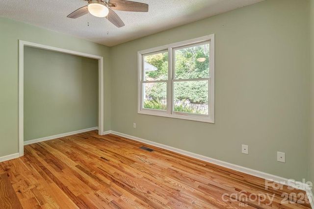 146 Churchill Downs Drive, Fairview, NC 28730