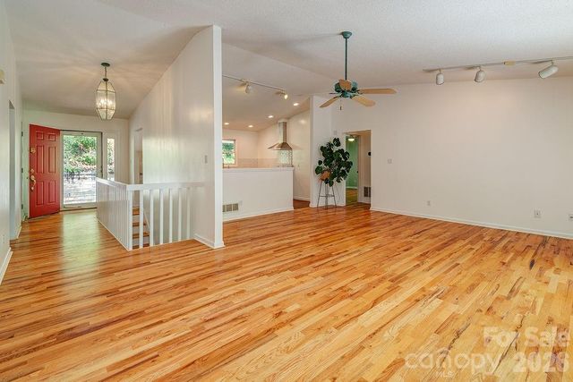 146 Churchill Downs Drive, Fairview, NC 28730