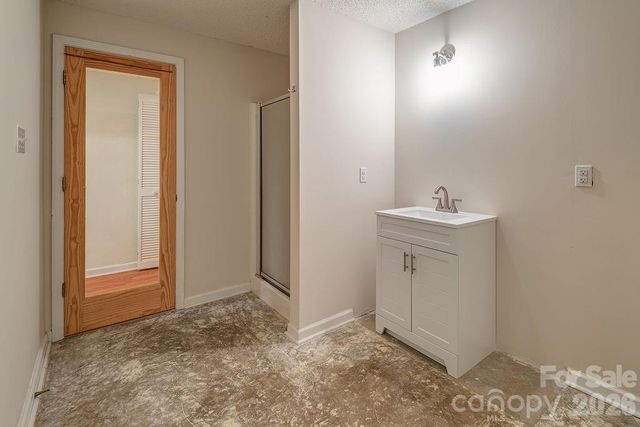 146 Churchill Downs Drive, Fairview, NC 28730