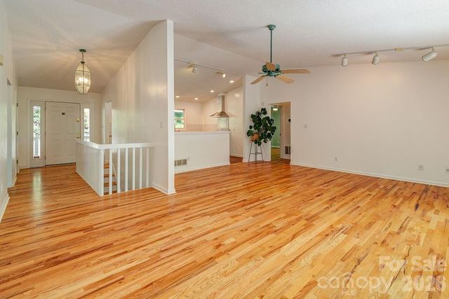 146 Churchill Downs Drive, Fairview, NC 28730