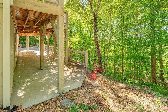 146 Churchill Downs Drive, Fairview, NC 28730