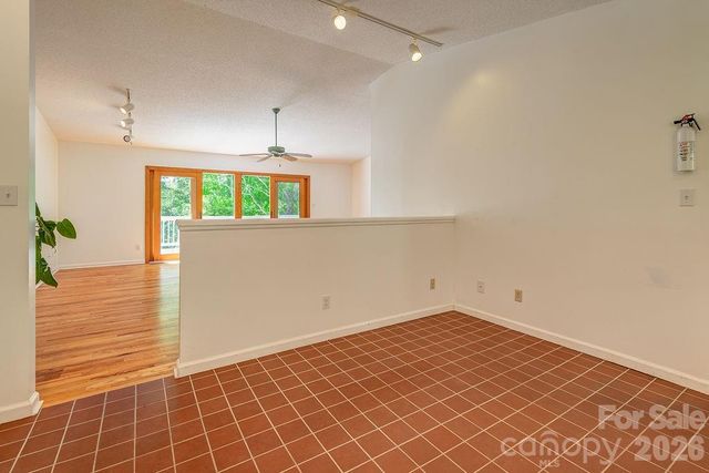 146 Churchill Downs Drive, Fairview, NC 28730