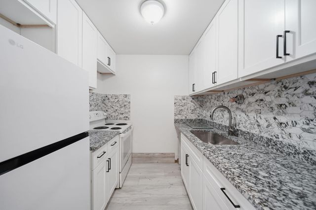525 Fairbrook Street 207, Northville City, MI 48167