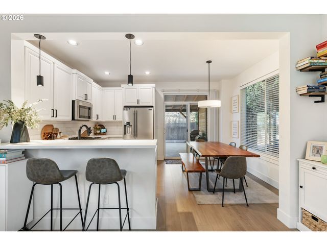 7400 N LANCASTER Ave, Portland, OR 97217