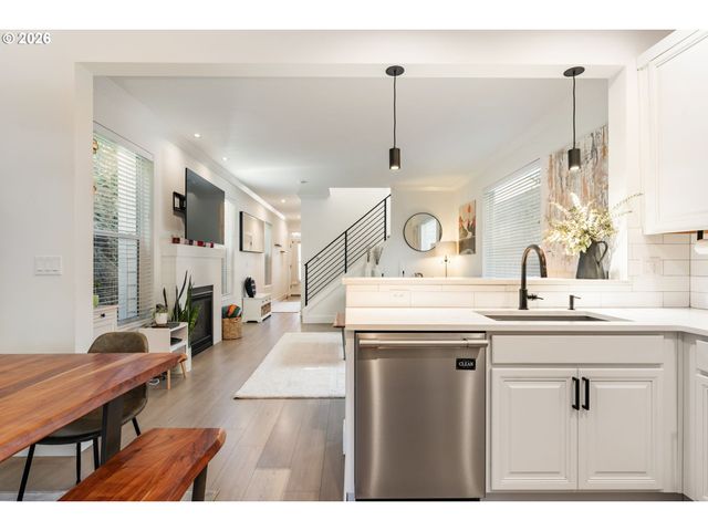 7400 N LANCASTER Ave, Portland, OR 97217