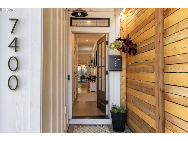 7400 N LANCASTER Ave, Portland, OR 97217