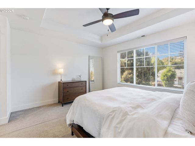 7400 N LANCASTER Ave, Portland, OR 97217