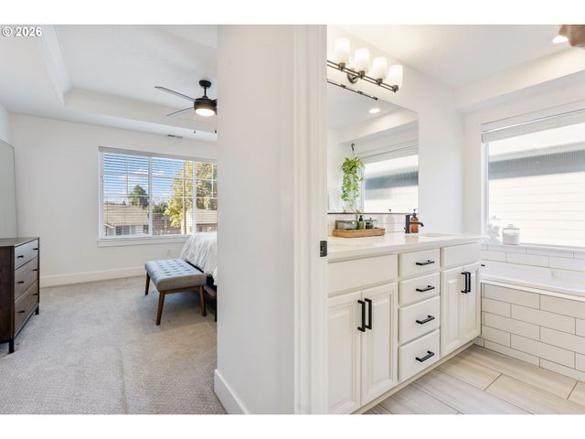 7400 N LANCASTER Ave, Portland, OR 97217