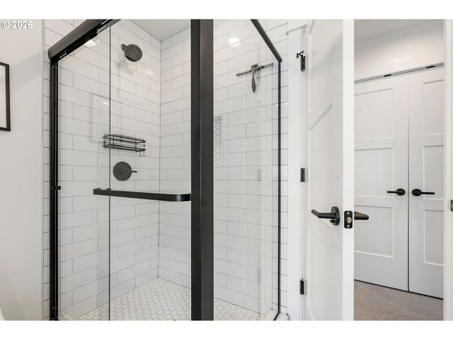 7400 N LANCASTER Ave, Portland, OR 97217
