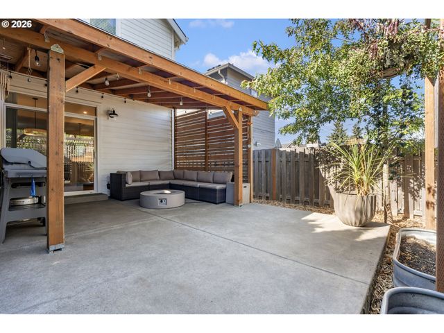 7400 N LANCASTER Ave, Portland, OR 97217