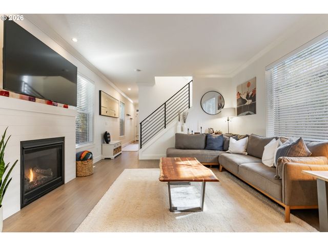 7400 N LANCASTER Ave, Portland, OR 97217