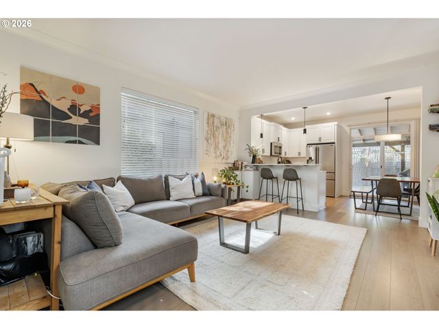 7400 N LANCASTER Ave, Portland, OR 97217