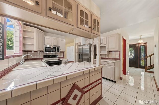 14452 Ocean Side Drive, Florissant, MO 63034