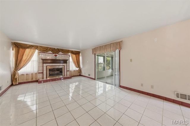 14452 Ocean Side Drive, Florissant, MO 63034