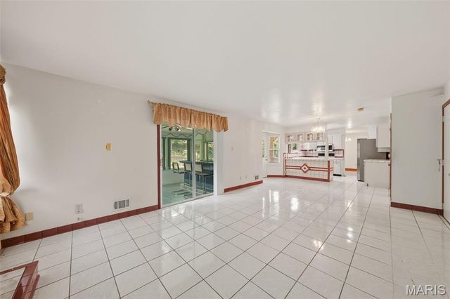 14452 Ocean Side Drive, Florissant, MO 63034