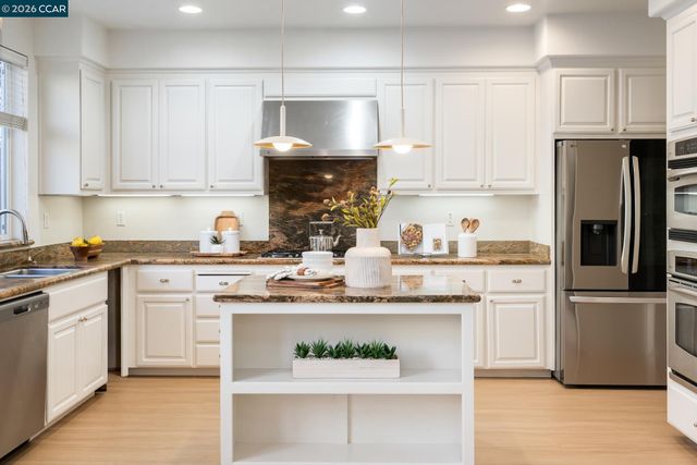 3138 Ashbrook Ln, San Ramon, CA 94582