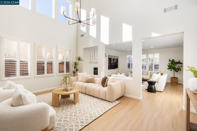 3138 Ashbrook Ln, San Ramon, CA 94582