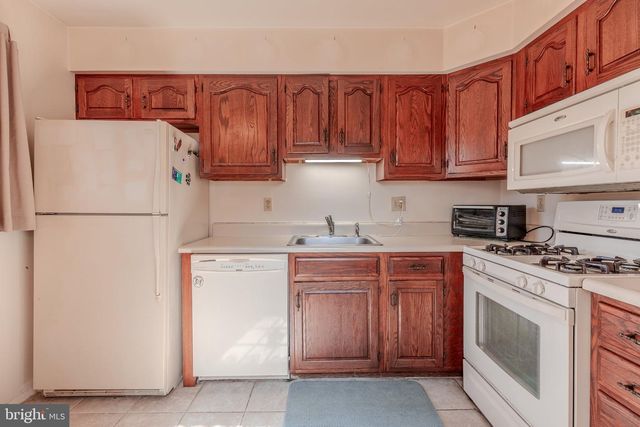 1112 PITTSBURGH AVE, Cape May, NJ 08204