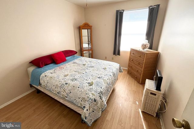 1112 PITTSBURGH AVE, Cape May, NJ 08204