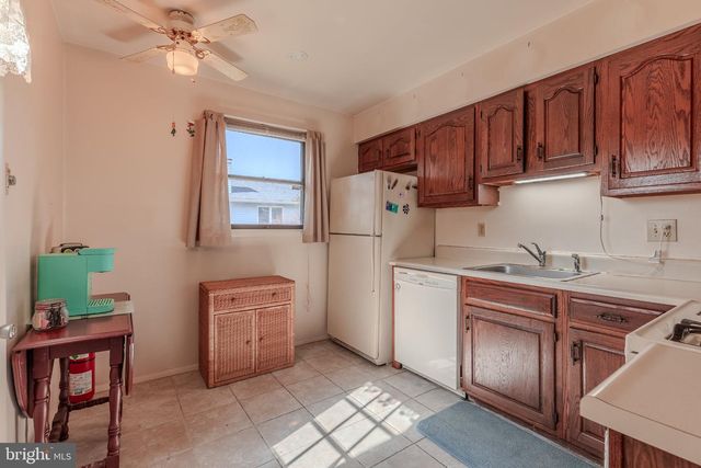 1112 PITTSBURGH AVE, Cape May, NJ 08204